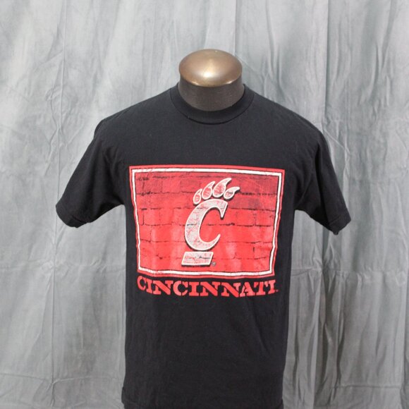 Cincinnati Bearcats Shirt (Retro) - Big Logo by Foot Locker - Men's Medium - Picture 3 of 7